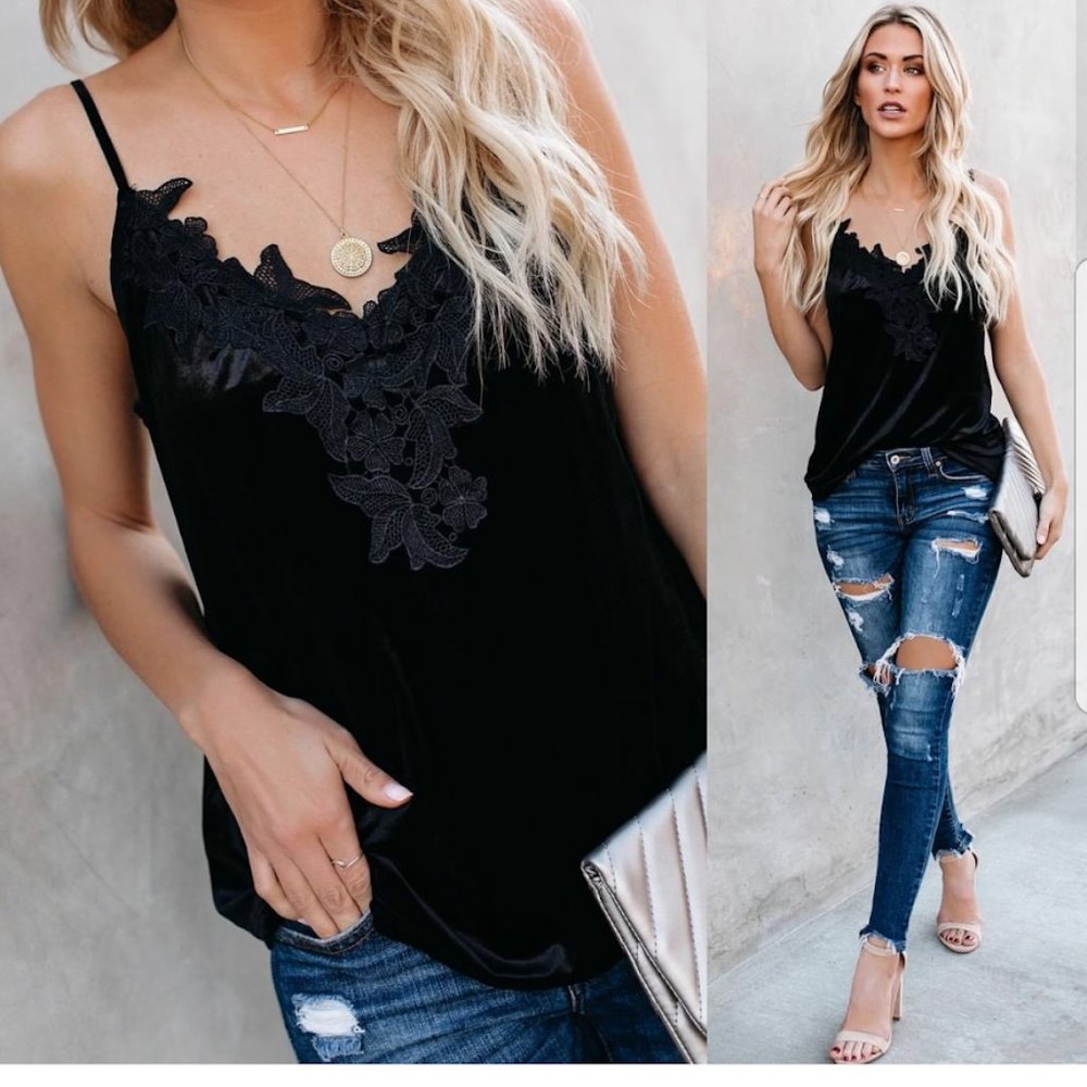 VICI LISTICLE  Holiday black velvet cami
